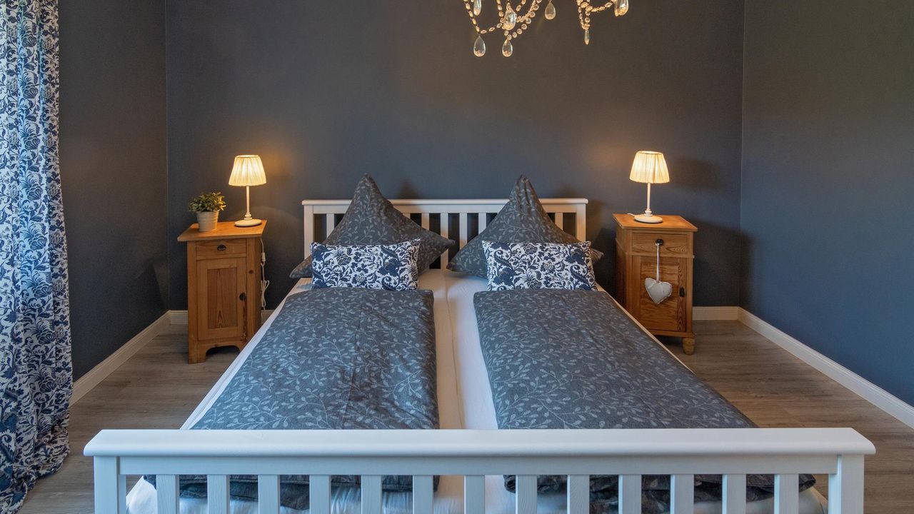 Schlafzimmer EG III Schlafzimmer EG III